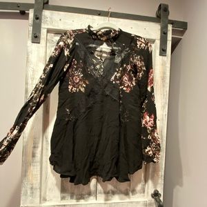 Floral tunic top with keyhole neckline